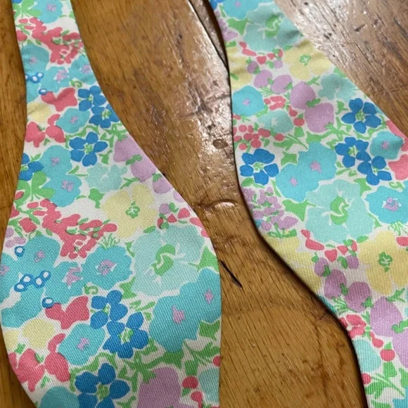 Lilly Pulitzer colorful Palm Beach bowtie - Picture 2 of 4